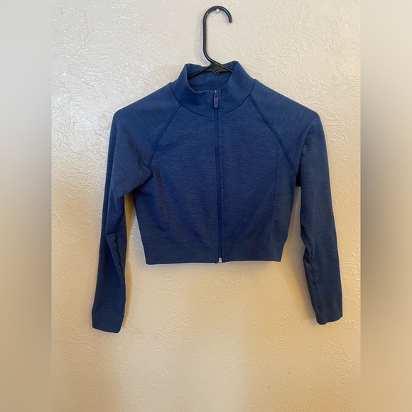 Alphalete sweater - Picture 2 of 10